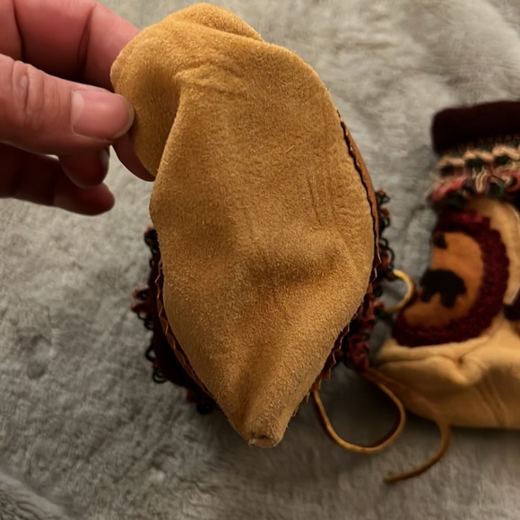 NWOT Infant fleece booties - Picture 3 of 3